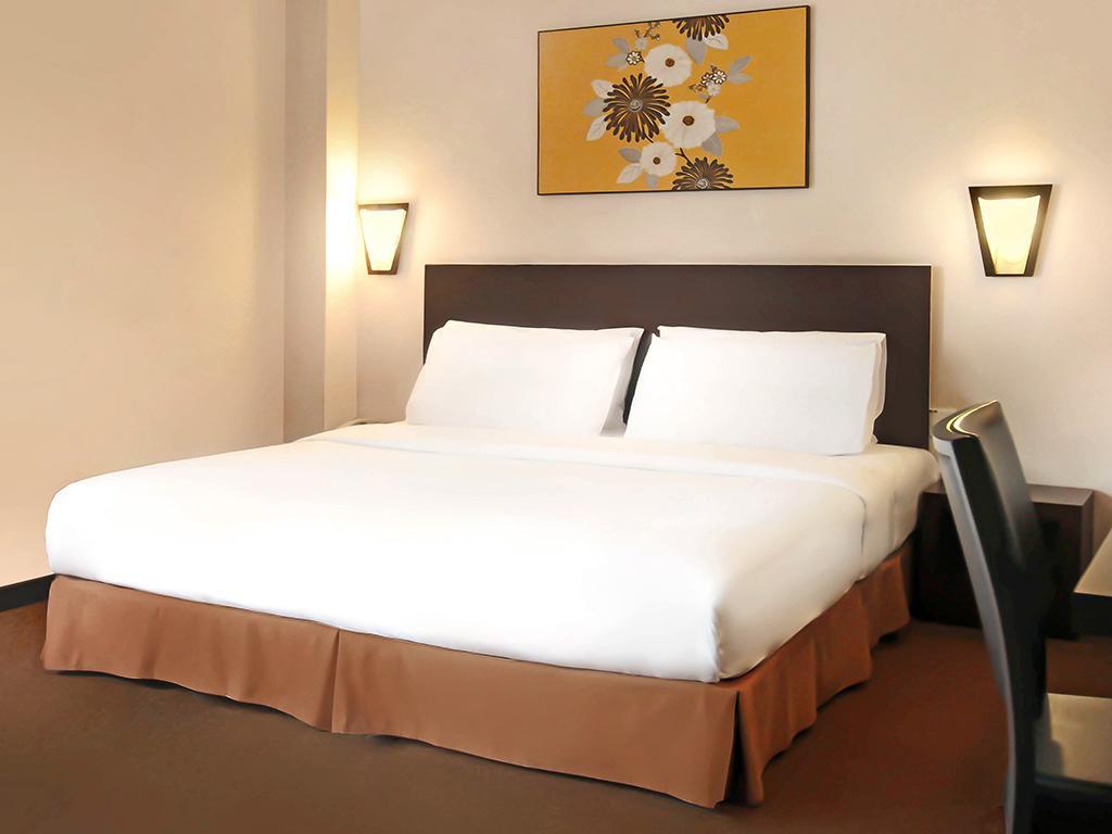 Summer View Hotel